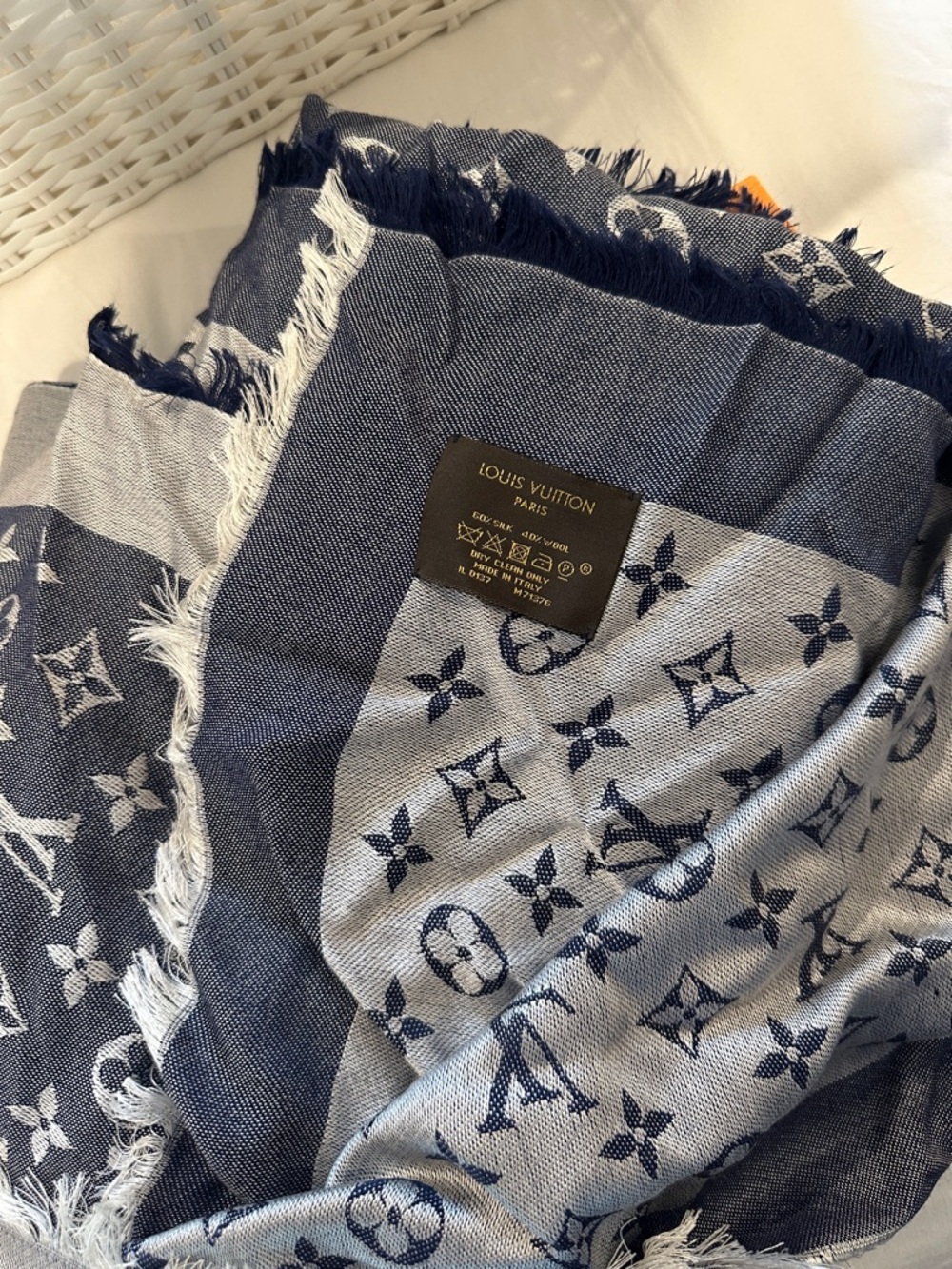 Louis Vuitton Authentic Scarf Denim Color 100% authentic - Picture 3 of 6